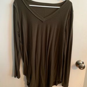 Long sleeved basic tee